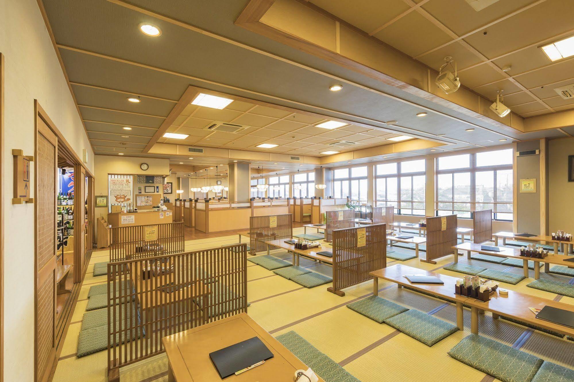 Route Inn Grantia Hanyu Spa Resort Екстериор снимка