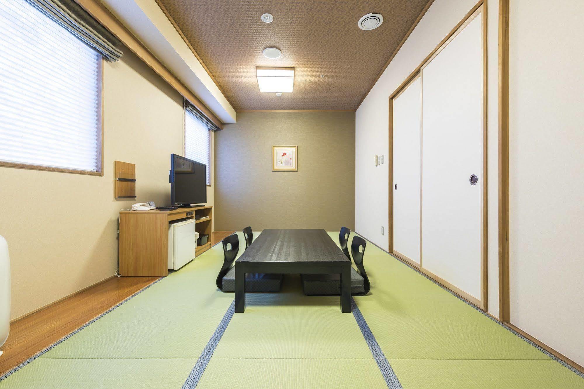 Route Inn Grantia Hanyu Spa Resort Екстериор снимка