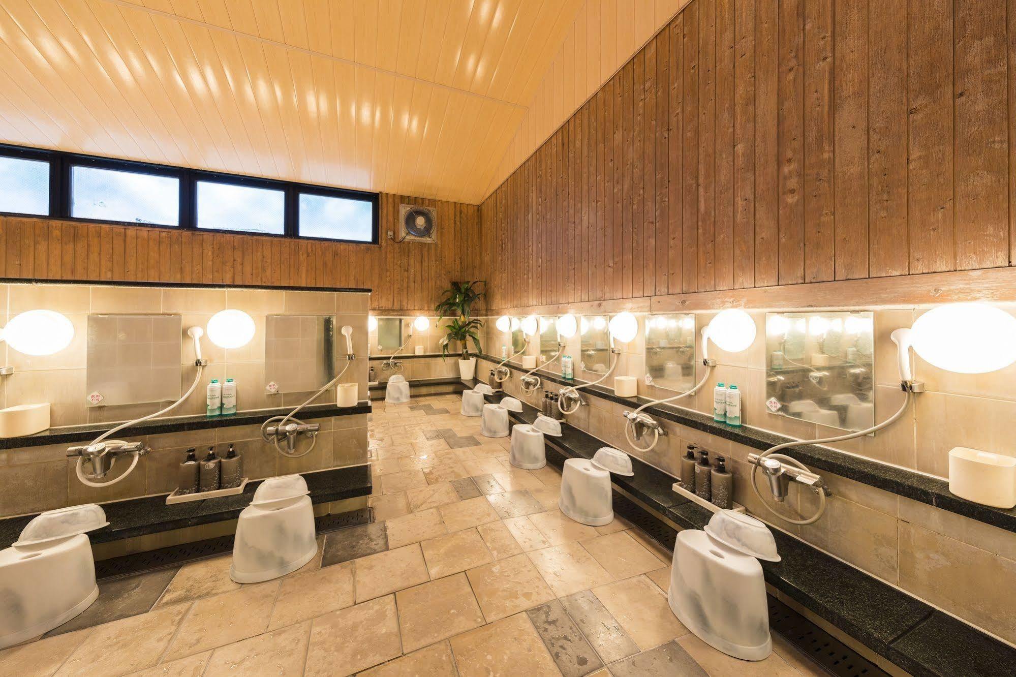 Route Inn Grantia Hanyu Spa Resort Екстериор снимка