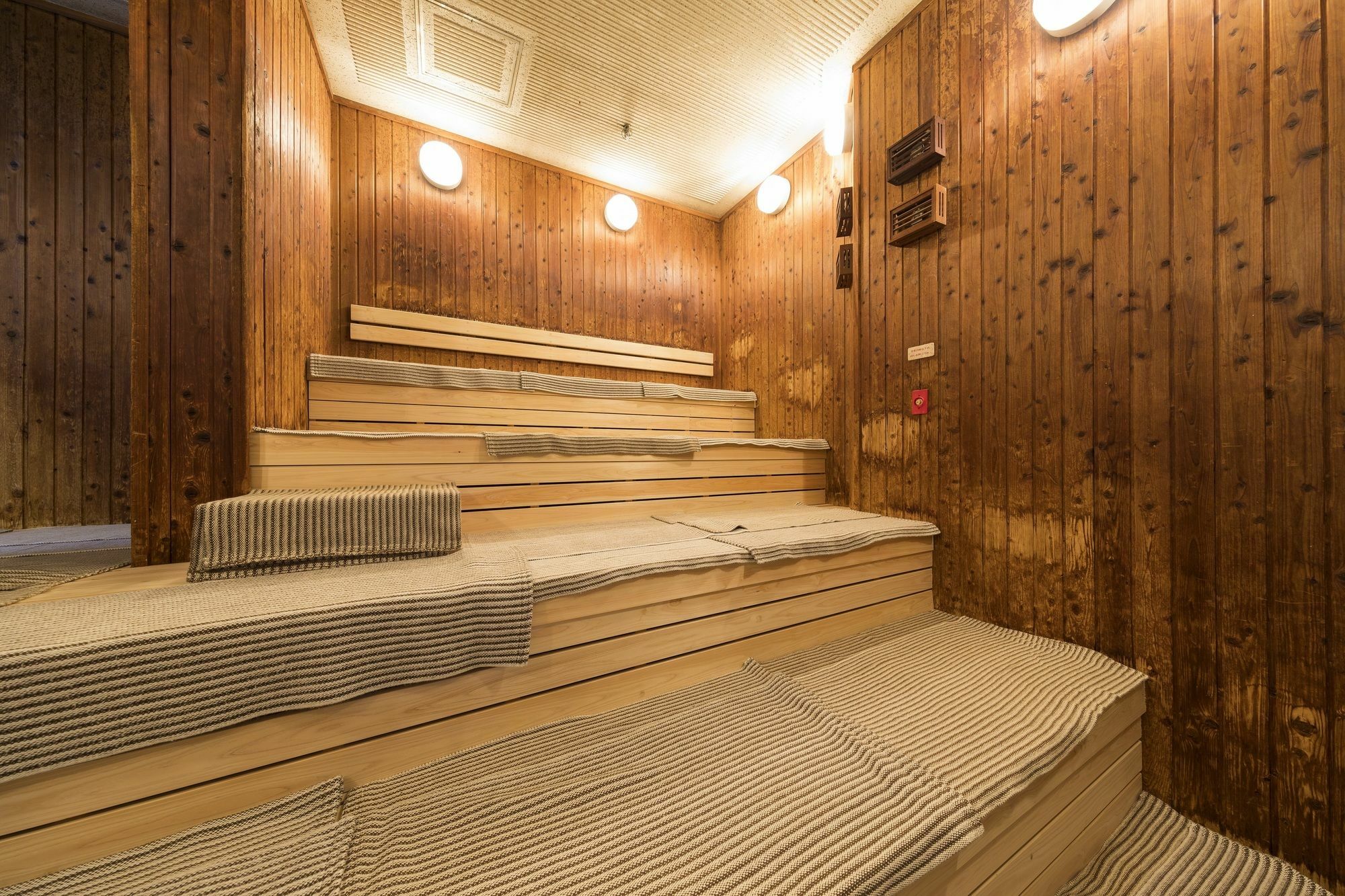 Route Inn Grantia Hanyu Spa Resort Екстериор снимка